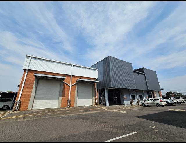 609M² WAREHOUSE TO LET IN LONGLAKE